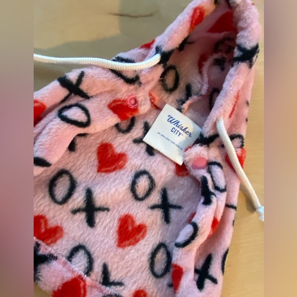 Whiskey City Cat Cape XOXO- hearts